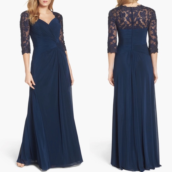 Ruched Twist Column Gown
La Femme size 20 navy Blue NWT - Picture 3 of 12